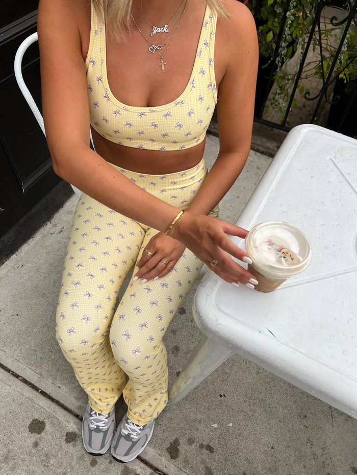 Lavender Bows Athleisure Yoga Pants for Stylish Comfort